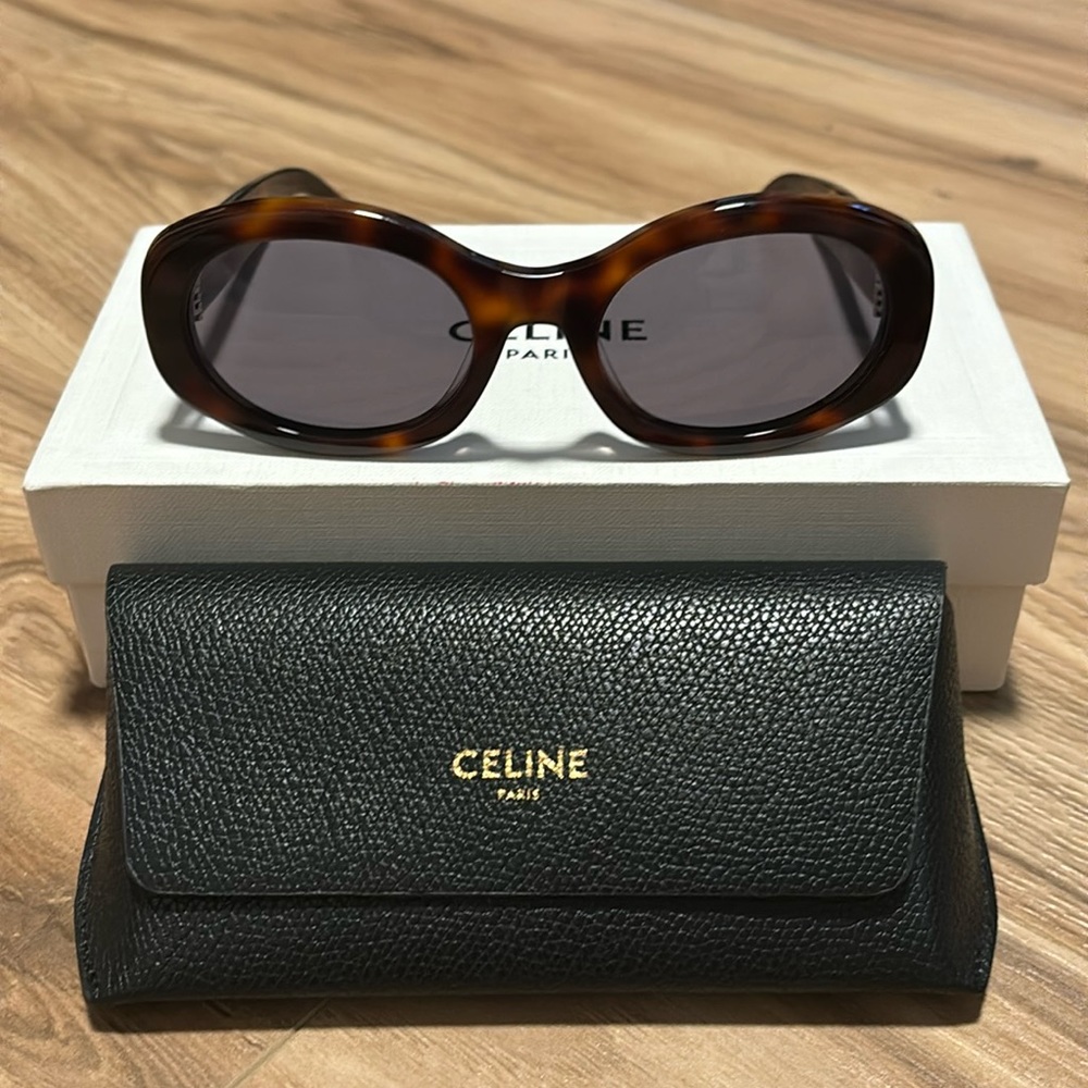 CELINE TRIOMPHE SUNGLASSES IN ACETATE BLONDE HAVANA